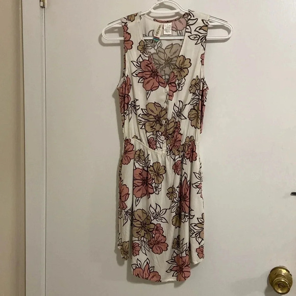 Mimi Chica dress size Small, floral sundress sleeveless - Picture 1 of 8